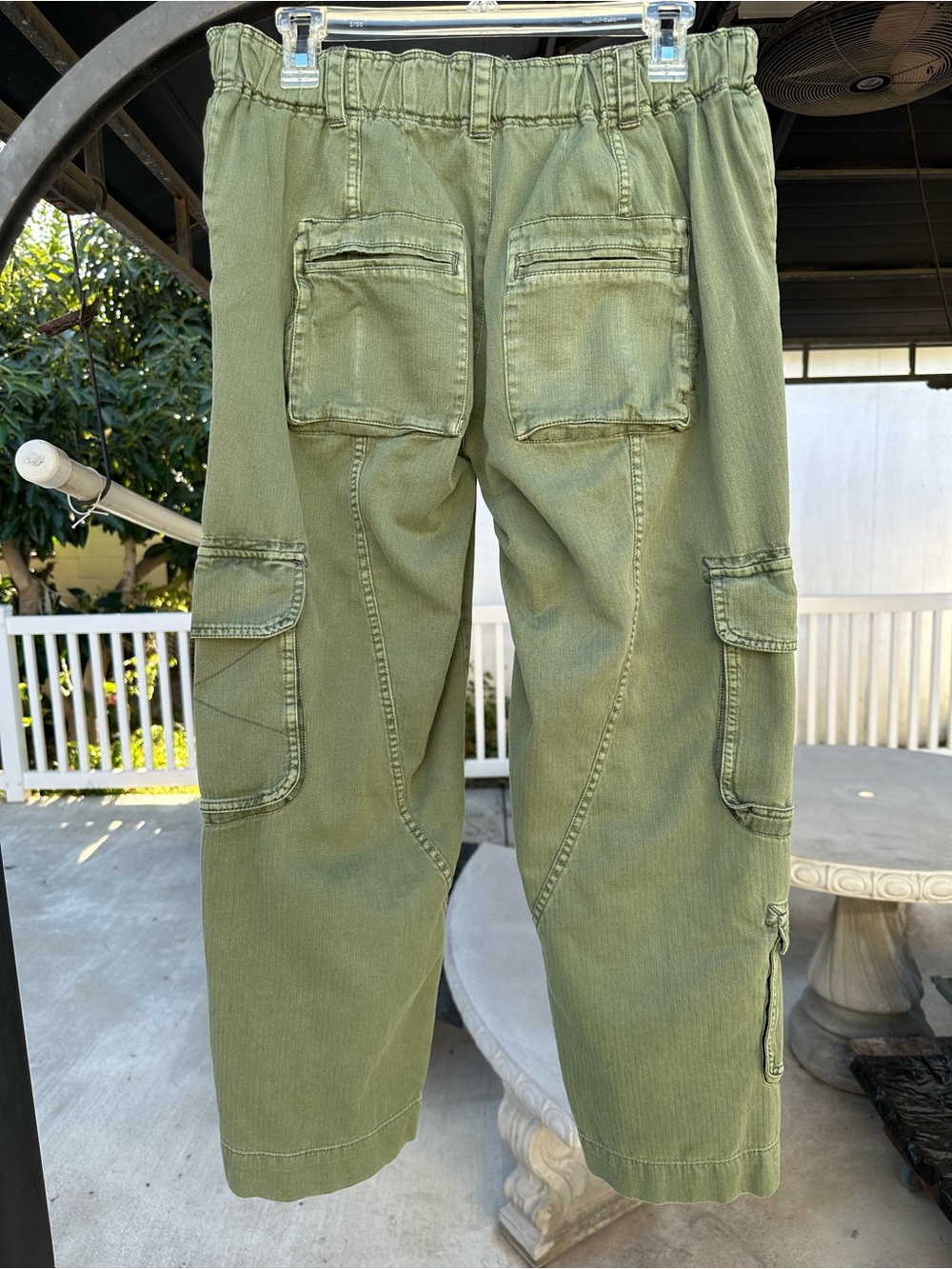 FREE PEOPLE OLIVE TAHITI CARGO PANTS SIZE SMALL!! LIKE NEW!! - Picture 6 of 7